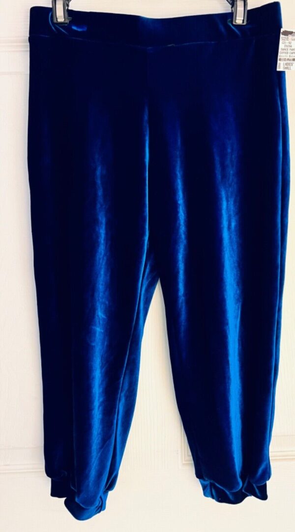 GK ELITE DANCE LADIES SMALL BLUE SMOOTH VELVET CUFFED CAPRI PANTS Sz AS NWT!