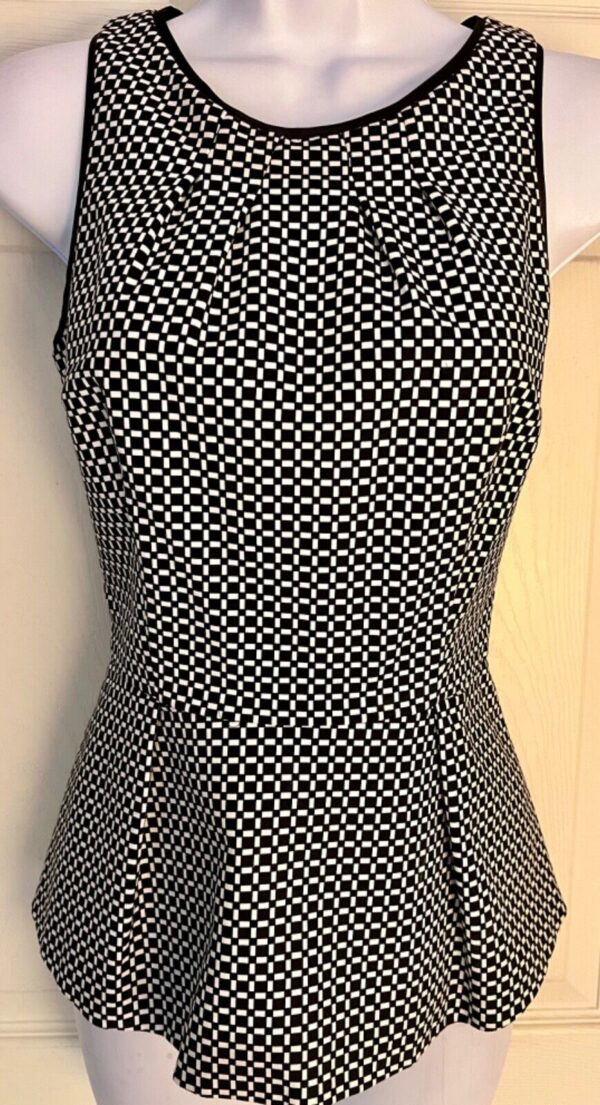 White House Black Market Size 2 Slvls Peplum Black White Top