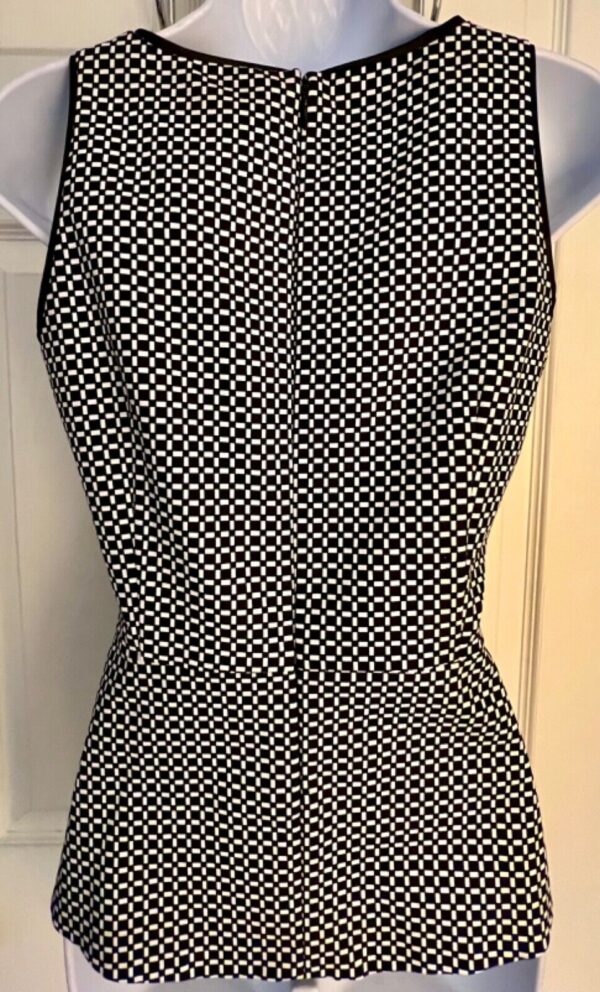 White House Black Market Size 2 Slvls Peplum Black White Top - Image 6