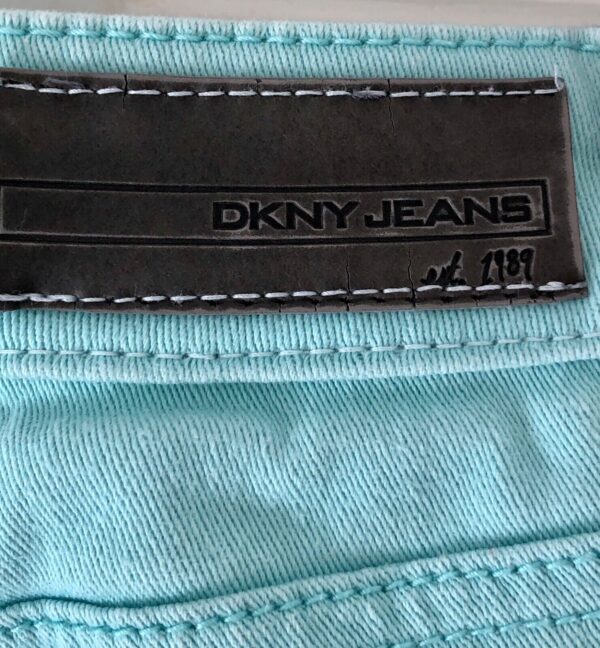 DONNA KARAN NYC LADIES SIZE 4 TEAL CAPRI JEANS Sz 4 EUC! - Image 4