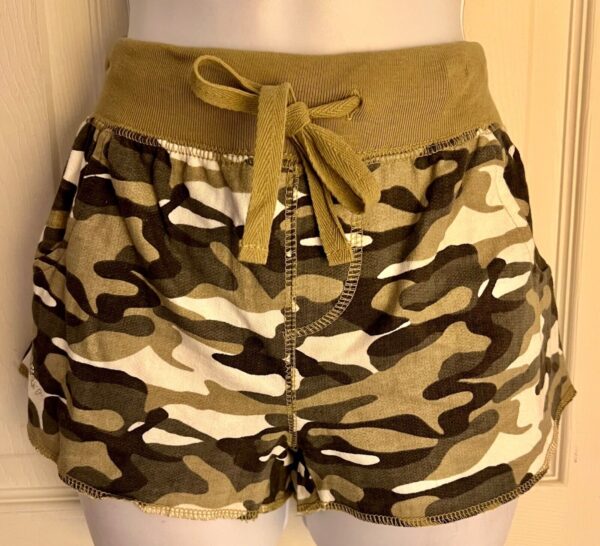 GK CAMOUFLAGE COTTON ADULT MEDIUM "GYMNAST" JEWELED PRINT SHORTS TIE SZ M NWT!