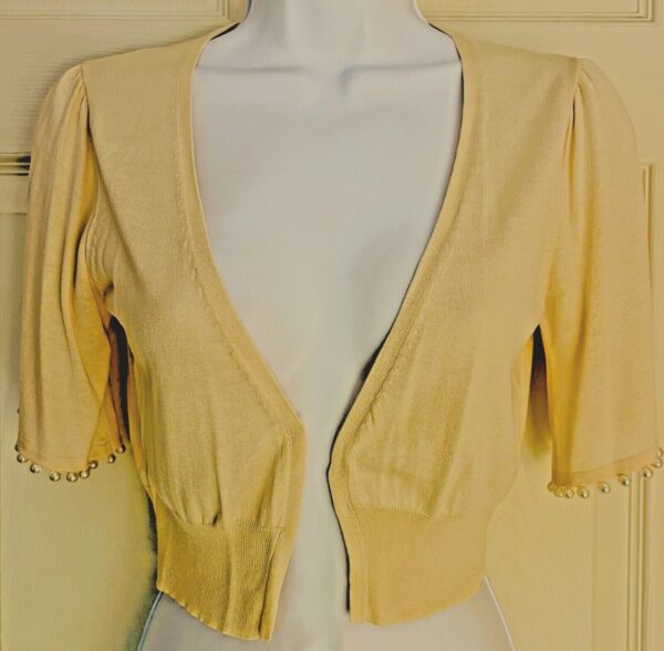 NOUGAT LONDON SSLV CARDIGAN SHRUG LADIES SIZE 0  CREAM FAUX PEARL TRIM SWEATER