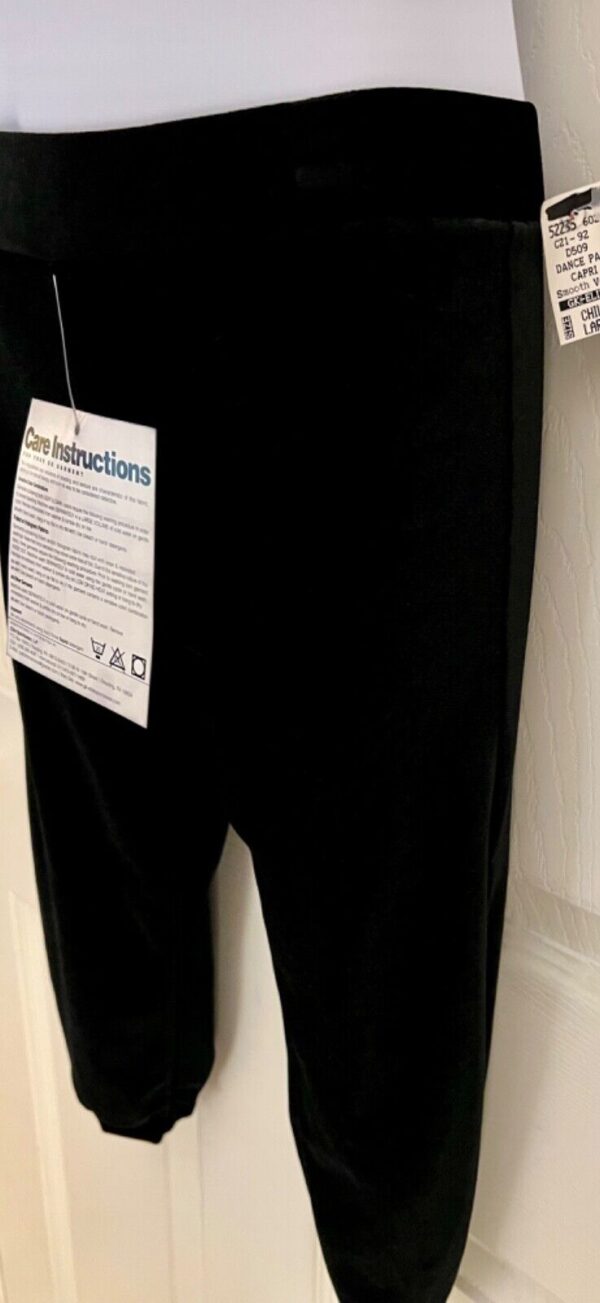 GK ELITE DANCE CHILD LARGE BLACK SMOOTH VELVET CUFFED CAPRI PANTS JAZZ Sz CL NWT - Image 5