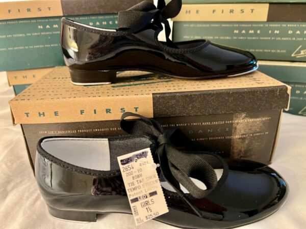 LEOâ€™S TIE TAP SHOE GIRLS 1.5 TEMPO STUDENT BLACK PATENT LEATHER #808W Sz 1.5 NIB