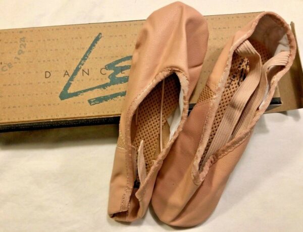 LEOâ€™S DANCEWEAR AIRABESQUE BALLET LADIES SIZE 3.5 PINK LEATHER FLAT #105 Sz 3.5