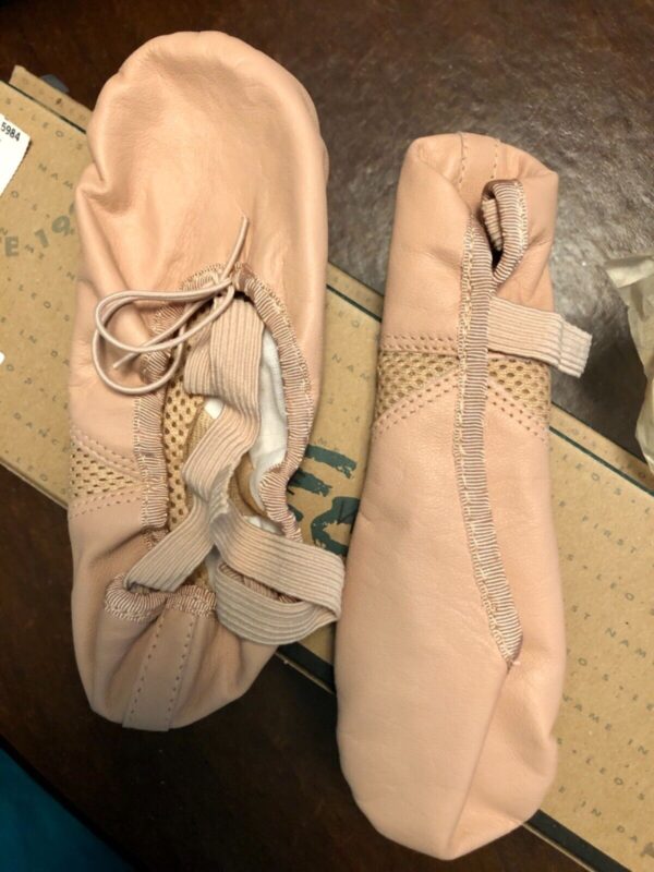 LEOâ€™S DANCEWEAR AIRABESQUE BALLET LADIES SIZE 3.5 PINK LEATHER FLAT #105 Sz 3.5 - Image 2