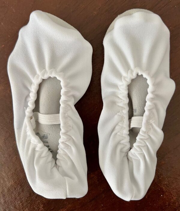 GK Elite GK21 CHILD SIZE 9 SHOE NYLON/SUEDE SOLE GYMNASTIC DANCE SLIPPERS WHITE - Image 2