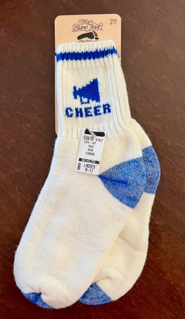 CHEER! UNISEX ADULT 9-11 WARM COMFY SOCKS WHITE W/ GOLD CHEER MEGAPHONE GRAPHICS