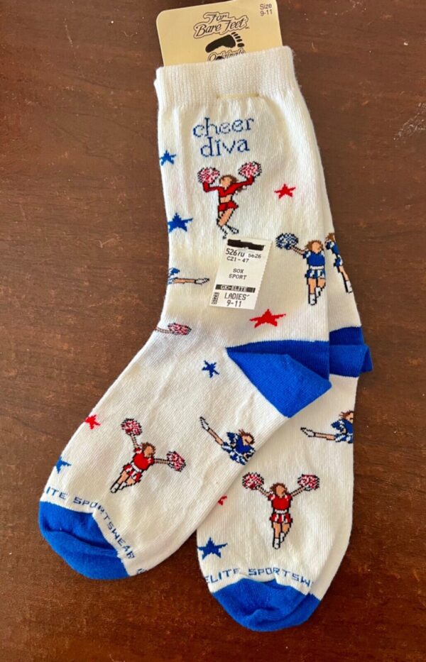 CHEER! ADULT 9-11 WHITE W/ RED & BLUE  'CHEER DIVA' GRAPHICS SNEAKER SOCKS NWT!