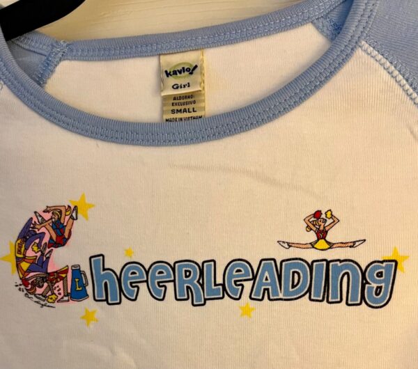 GK 'CHEERLEADING' GRAPIC GIRLS SMALL RAGLAN CAP SLV WHITE BLUE COTTON TOP SZ S - Image 8