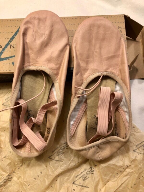 LEOâ€™S DANCEWEAR BALLET ADULT SIZE 7 STRCH PINK LEATHER #035 SHOES Sz 7 NIB!