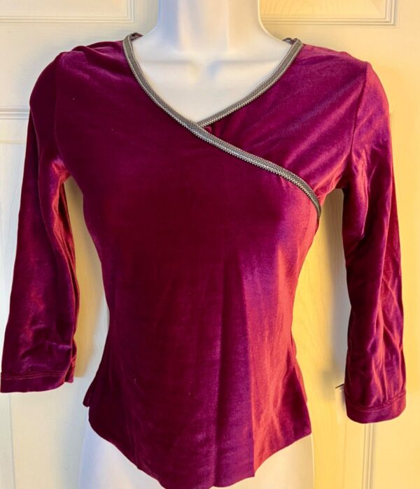 GK  PURPLE VELVET LADIES SMALL SILVER FOIL TRIM SKATE DANCE CASUAL CROP TOP Sz S