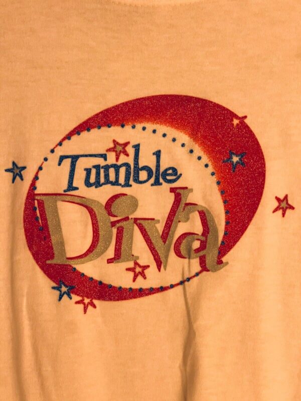 GK WORKOUT ESSENTIALS ADULT MEDIUM LgS "TUMBLE DIVA" GRAPHIC COTTON T-SHIRT Sz M - Image 2