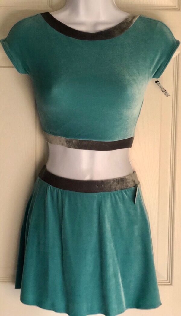 GK FIGURE SKATE ADULT SMALL GREEN GRAY VELVET CAP SLV CROP TOP & SKIRT SET AS