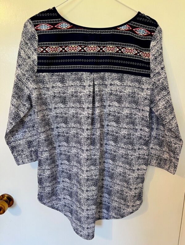 ANTILIA FEMME LADIES MEDIUM NAVY AZTEC PRINT 3/4 SLV BOHO TOP Sz M - Image 8