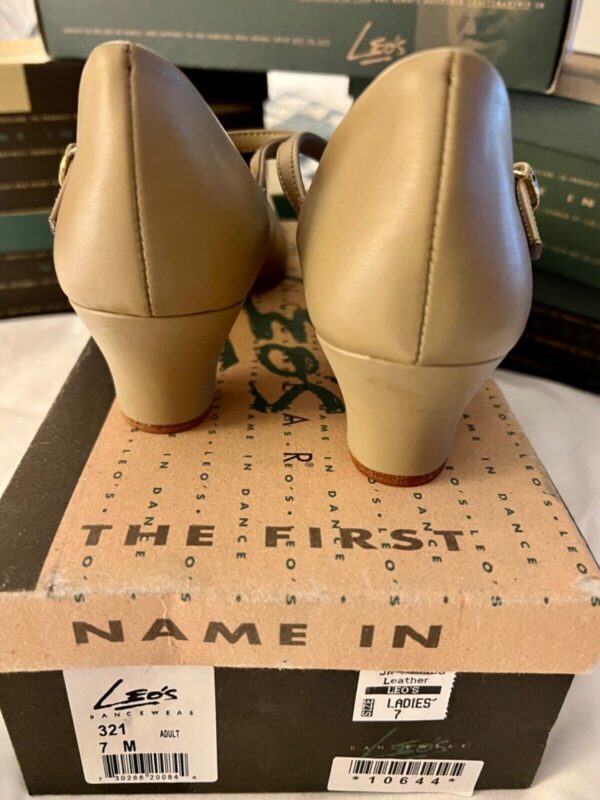 LEOâ€™S JUNIOR CHORUS LINE LADIES 7.0 TAP SHOES STYLE 321 TAN LADIES Sz 7.0 M NIB! - Image 3