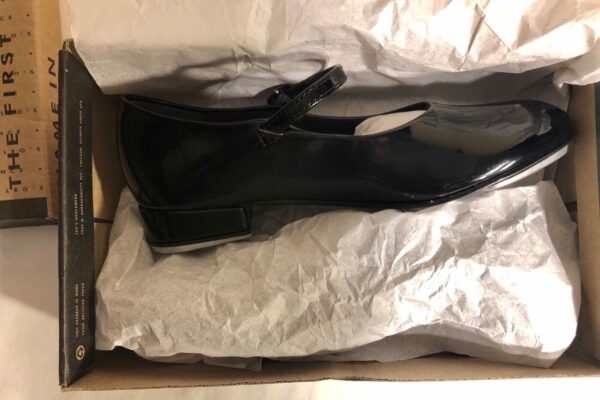 LEOâ€™S CHORUS TAPPER #208 SIZE CHILD 2.5 BLACK PATENT LEATHER TAP BUCKLE SHOE NIB - Image 8