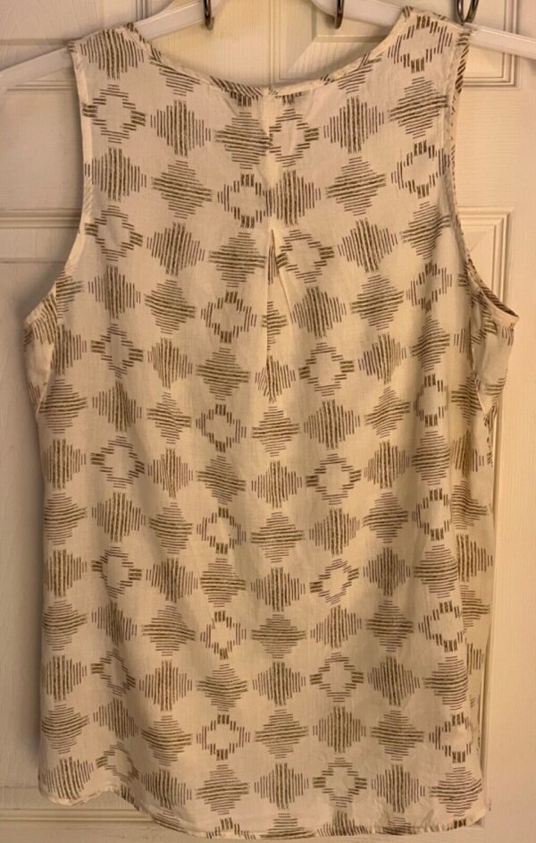 NORTH FACE LADIES MEDIUM SLVLS LIGHTWEIGHT OLIVE PRINT FAUX BUTTONS TOP Sz M EUC - Image 10