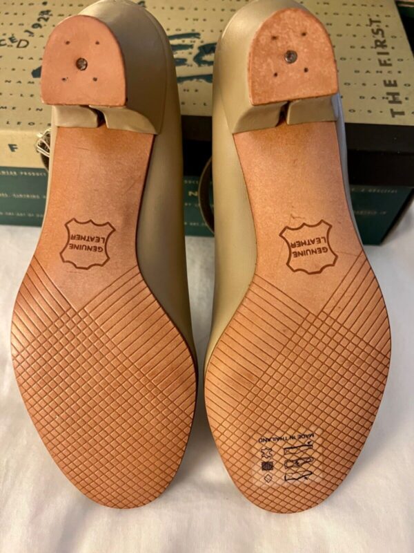 LEOâ€™S JUNIOR CHORUS LINE LADIES 5.5 TAP SHOES STYLE 321 TAN LADIES Sz 5.5 M NIB! - Image 4