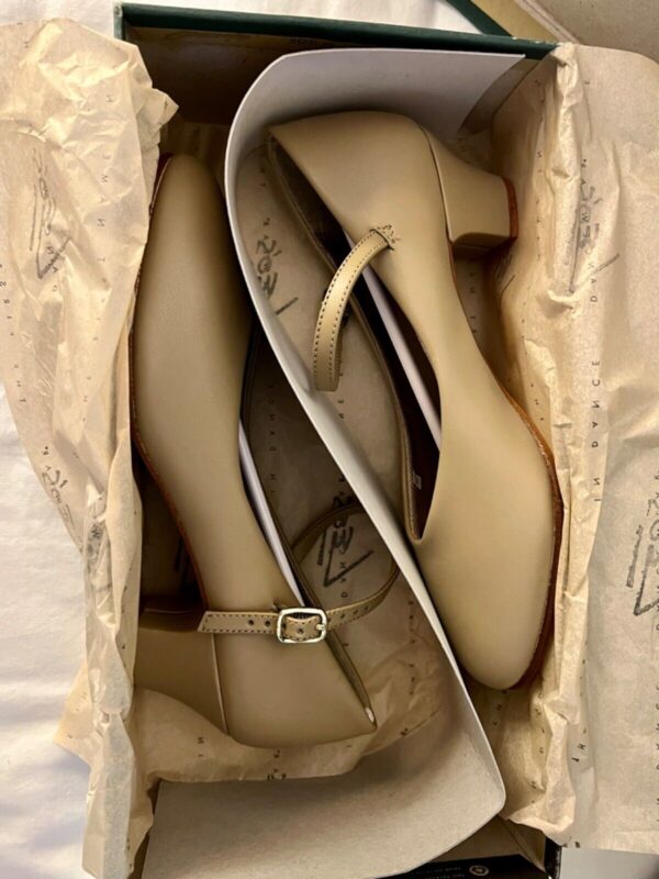 LEOâ€™S JUNIOR CHORUS LINE LADIES 5.5 TAP SHOES STYLE 321 TAN LADIES Sz 5.5 M NIB! - Image 5