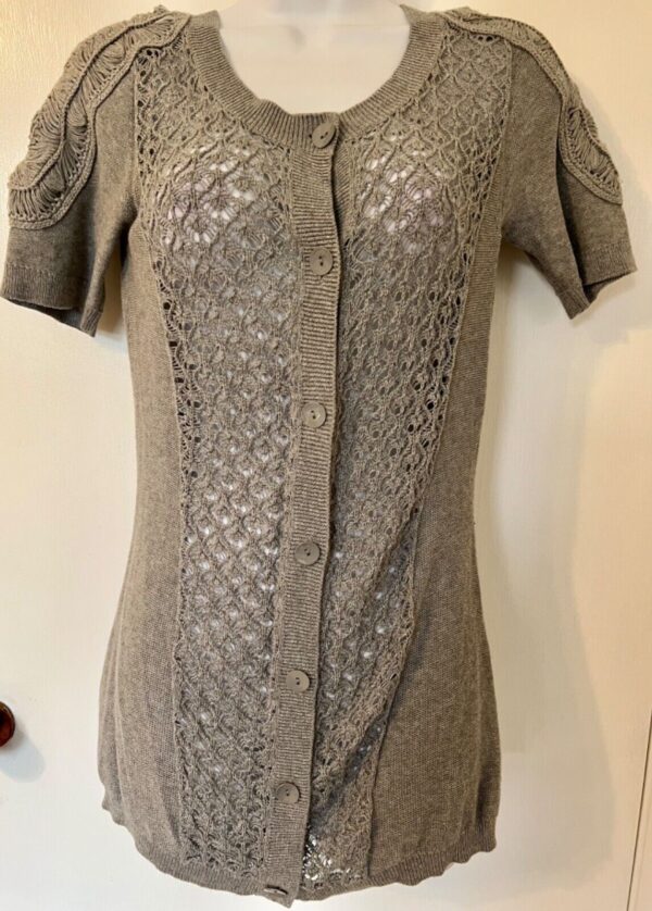 HEATHER B WOMENS SMALL SSLV LGT HEATHER GRAY BUTTON UP CROCHET TUNIC SWEATER S