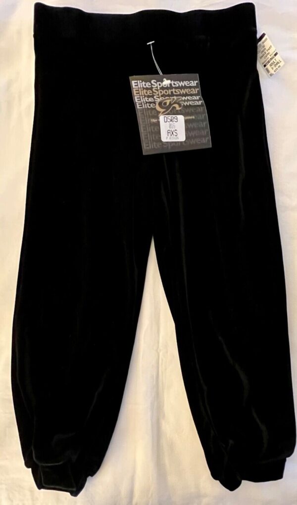 GK ELITE DANCE LADIES X-SMALL BLACK SMOOTH VELVET CUFFED CAPRI PANTS Sz AXS NWT!