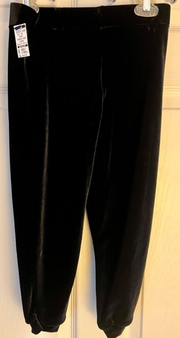 GK ELITE DANCE LADIES X-SMALL BLACK SMOOTH VELVET CUFFED CAPRI PANTS Sz AXS NWT! - Image 4