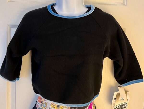 GK ICE SKATE WARM UP GIRLS LARGE BLACK FLEECE LgSLV  BLUE VELV TRIM CROP TOP L