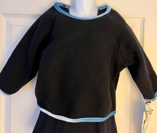 GK ICE SKATE WARM UP GIRLS MEDIUM BLACK FLEECE LgSLV  BLUE VELV TRIM CROP TOP CM