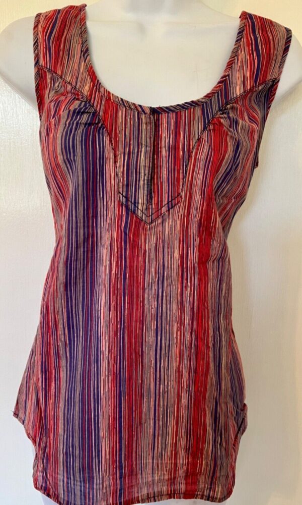 EDDIE BAUER LADIES SMALL SLVS LIGHTWT RED/BLUE LINEAR STRIPED CASUAL TOP Sz S