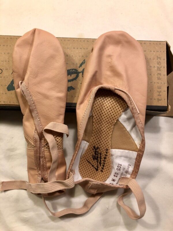 LEOâ€™S AIRABESQUE BALLET LADIES SIZE 6.5 BALLET PINK LEATHER FLAT #105 Sz 6.5 NIB