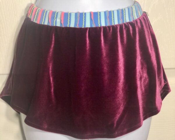 GK PLUM VELVET ICE FIGURE ADULT SMALL RUFFLE STRIPE PULL-ON SKATE SKIRT AS NWT!