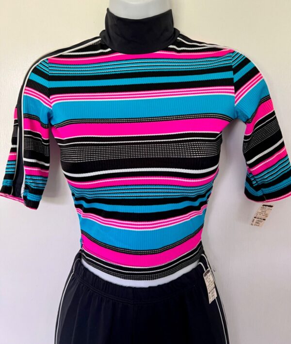 GK ICE SKATE LADIES SMALL SS NYLON/STRETCH CROP STRIPE TN TOP BLACK PANT SET S - Image 3