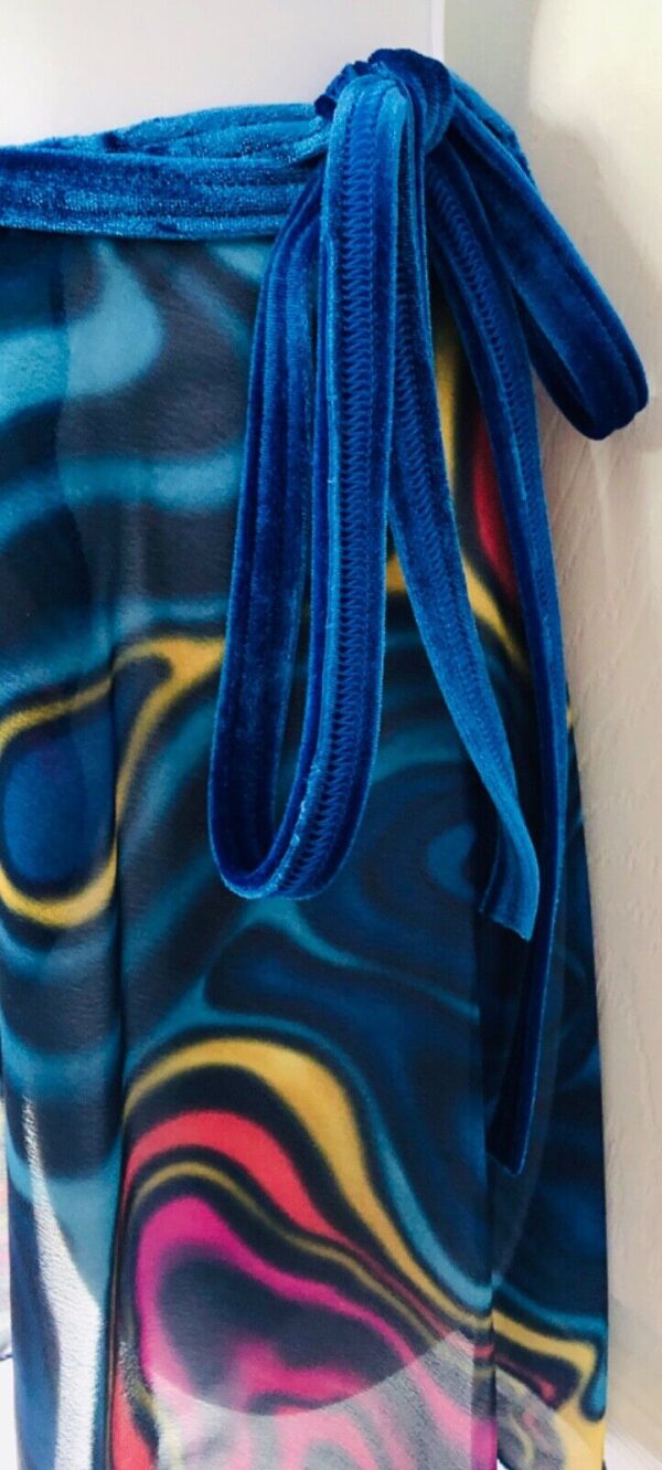 GK DANCE WRAP SKIRT ADULT SMALL ABSTRACT WAVE PATTERN BLUE VELVET TIE AS NWT! - Image 2