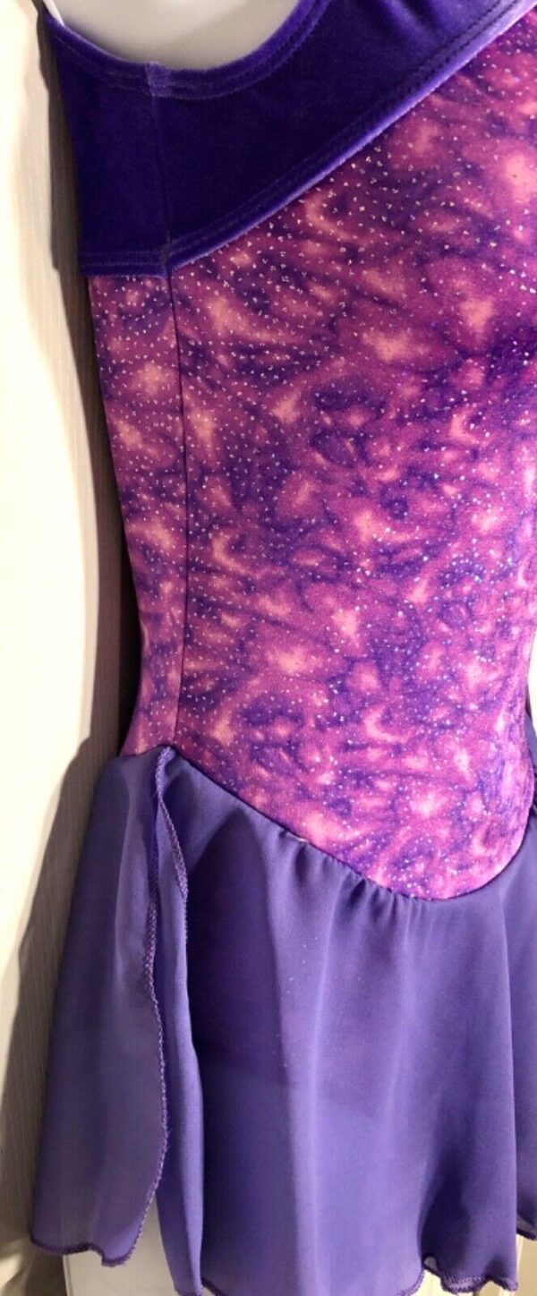 GK ICE FIGURE SKATE LADIES SMALL PURPLE VELVET KEYHOLE FOIL PRINT TANK DRESS AS - Image 4