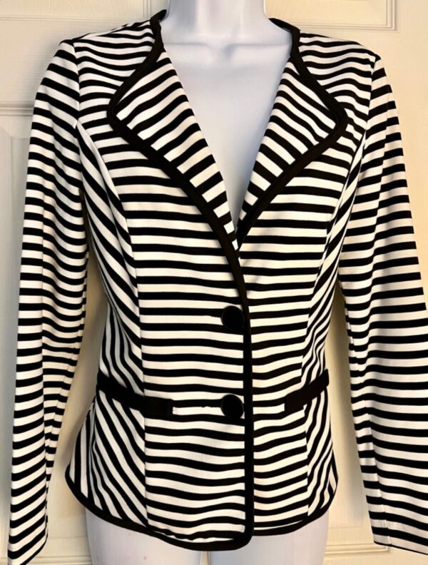 SUNNY LEIGH WOMENS SMALL BLACK WHITE STRIPED FITTED STRETCH BLAZER JACKET Sz S