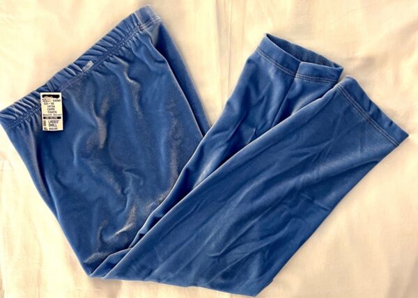 GK DANCE LADIES SMALL LGT BLUE SMOOTH VELVET CROP CAPRI TIGHTS GYM  Sz AS NWT! - Image 5