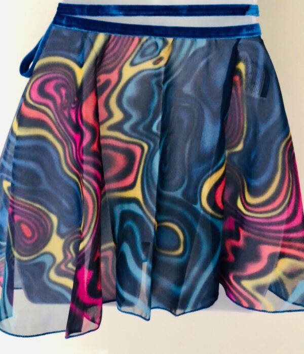 GK DANCE WRAP SKIRT ADULT MEDIUM ABSTRACT WAVE PATTERN BLUE VELVET TIE SZ M NWT! - Image 3