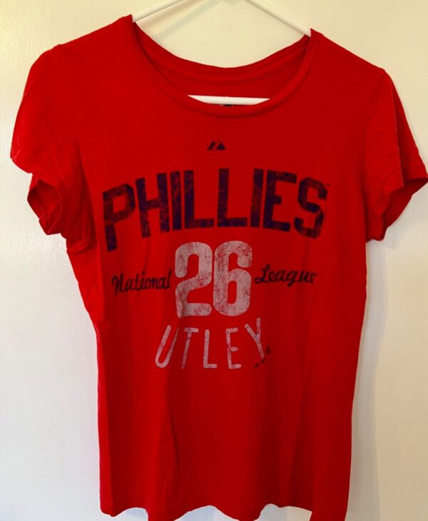 PHILLIES CHASE UTLEY WOMENS MEDIUM RED COTTON GRAPHICS T-SHIRT TOP Sz M EUC! - Image 5