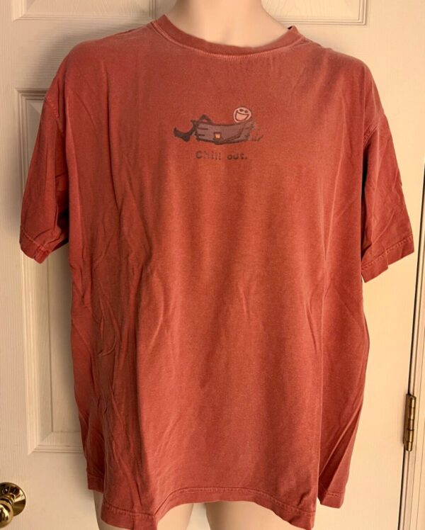 LIFE IS GOOD Men's Large CHILL OUT Graphics Faded Red Short Sleeve T Shirt EUC!