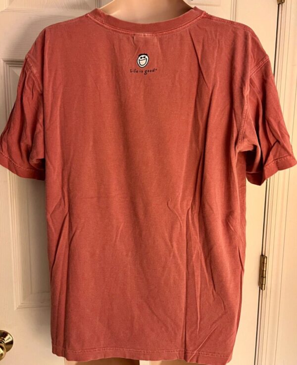 LIFE IS GOOD Men's Large CHILL OUT Graphics Faded Red Short Sleeve T Shirt EUC! - Image 3