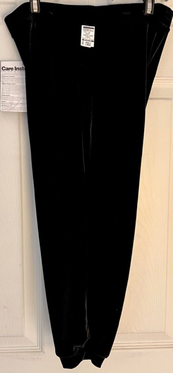 GK ELITE DANCE LADIES LARGE BLACK SMOOTH VELVET CUFFED CAPRI Sz AL NWT! - Image 3