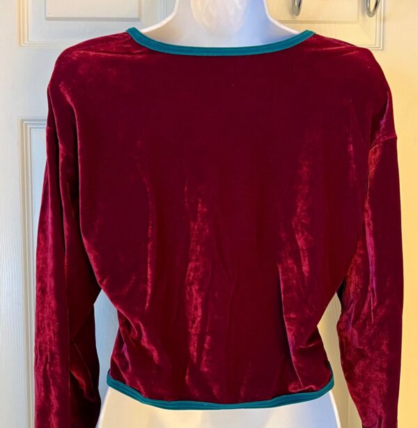 GK PURPLE VELVET LADIES LARGE LgSLV GREEN VELVET TRIM SKATE DANCE CROP TOP Sz L - Image 4