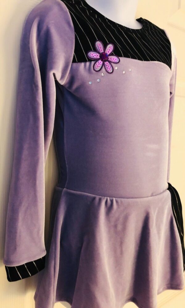 GK LAVENDER VELVET CHILD SMALL LgSLV FOIL YOKE ICE FIGURE SKATE DRESS Sz CS NWT! - Image 2