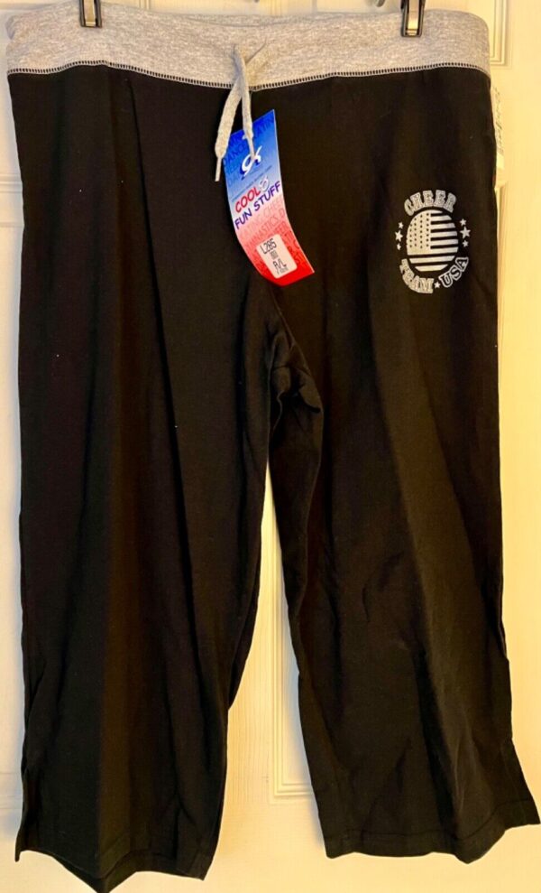 GK â€œCHEER TEAM USAâ€ GRAPHIC ADULT LARGE BLACK COTTON ATHLETIC LOUNGE CAPRI SZ L