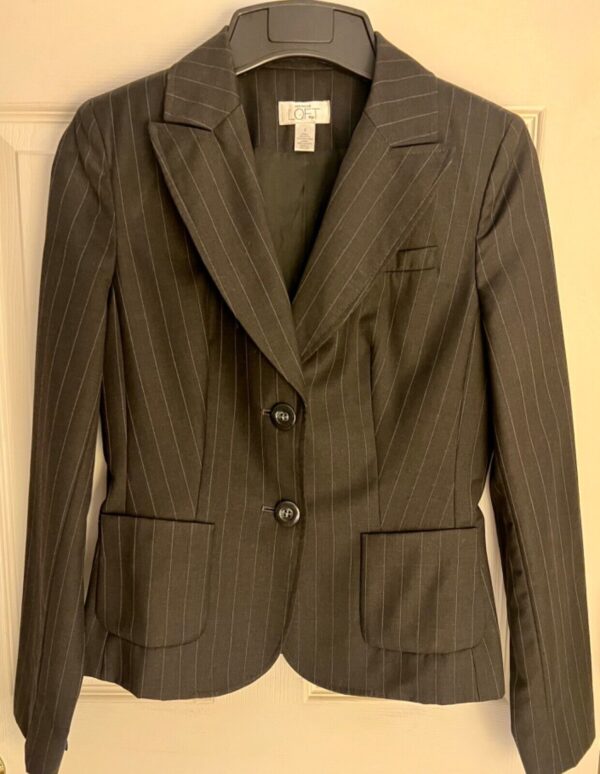 Ann Taylor LOFT Women's Black Pin Stripe Wool Blazer SZ 2 Lined TWO Button EUC - Image 3