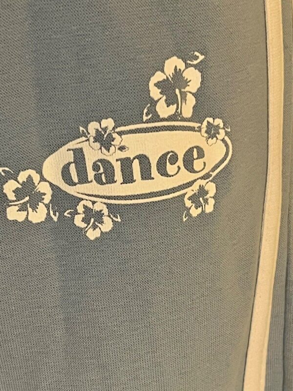 GK 'DANCE' GRAPHIC LADIES MEDIUM LIGHT BLUE COT/SPANDEX DANCE CAPRI PANTS Sz AM - Image 4