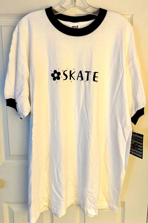 GK BLACK "SKATE" GRAPHIC LADIES X-LARGE SSLV WHITE COTTON T-SHIRT SZ XL NWT! - Image 2