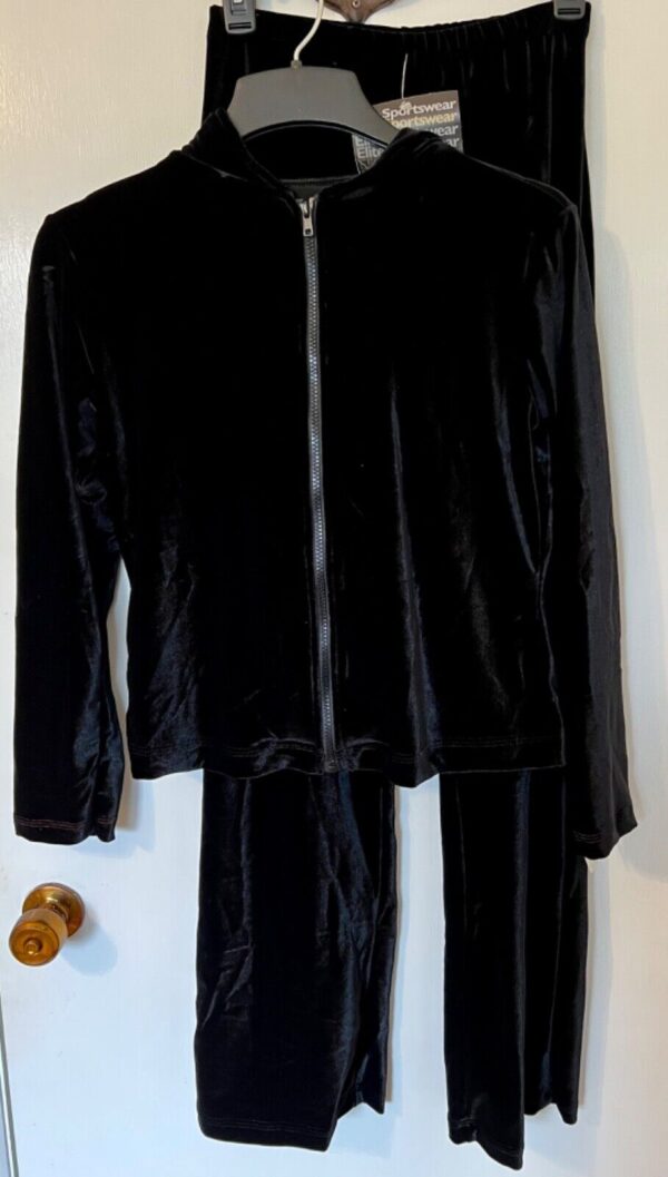 GK WARM UP JACKET LADIES SMALL BLACK VELVET ZIP FRONT HOOD GYM DANCE SKATE Sz S - Image 7