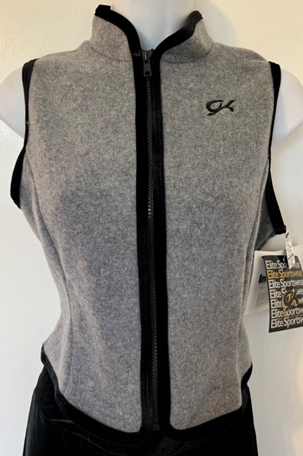 GK GRAY VEST ADULT SMALL POLYESTER FLEECE VELVET TRIM FRONT ZIP SKATE GYM Sz S